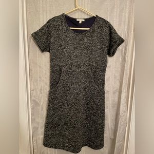 Black/gray dress w/pockets.